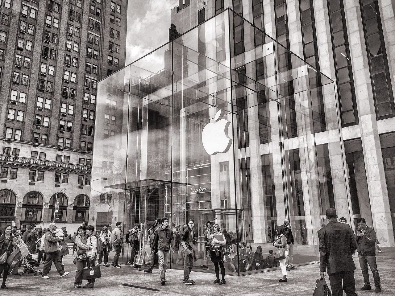 Apple's Future Plans: MacBook Air Updates, MacBook Pro M5 Chip, and iPad Pro Innovations